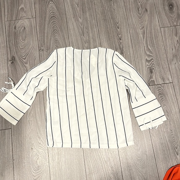 Black and White Striped H&M Blouse - Picture 5 of 5